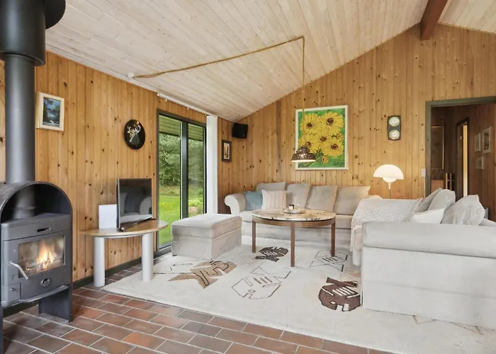 Three-bedroom In Hébergement de vacances Jerup