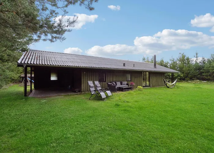 Three-bedroom In Hébergement de vacances